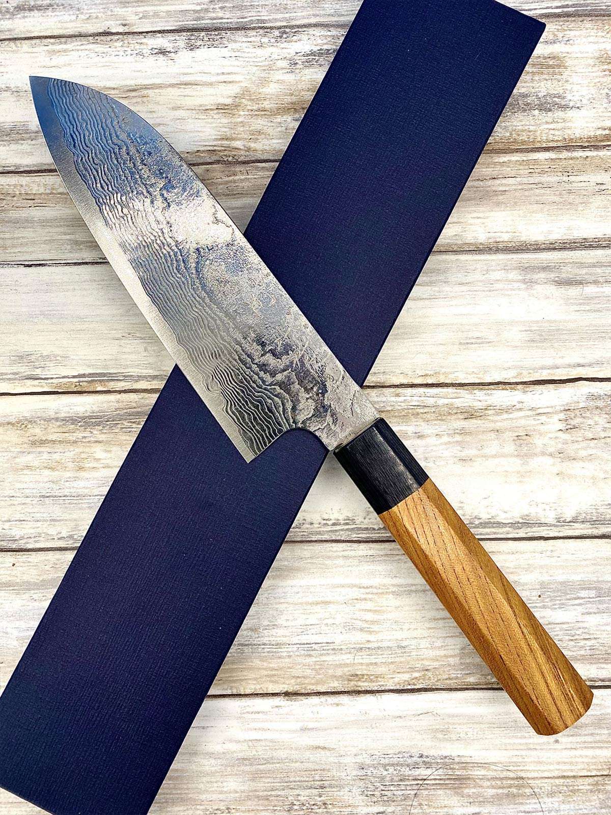 Couteau artisanal Japonais Yuta Katayama - Santoku VG10 16,5 cm - Damas  diamantée - Couteau Nippon