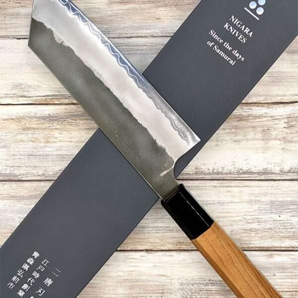 Acheter un Couteau artisanal Japonais Nigara Nakiri kurouchi tsuchime aogami super qualité à Paris large choix de couteaux de cuisine grande marque
